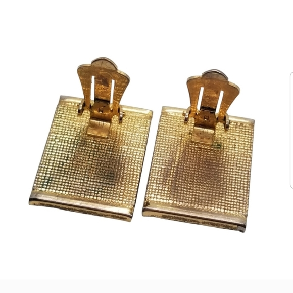 VINTAGE BLACK & GOLD MESH CLIP ON STYLE EARRINGS - Picture 6 of 6